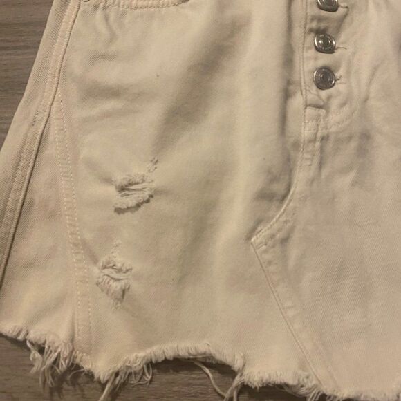 Free People We the Free white button fly short distressed denim skirt size 29 - Picture 3 of 7